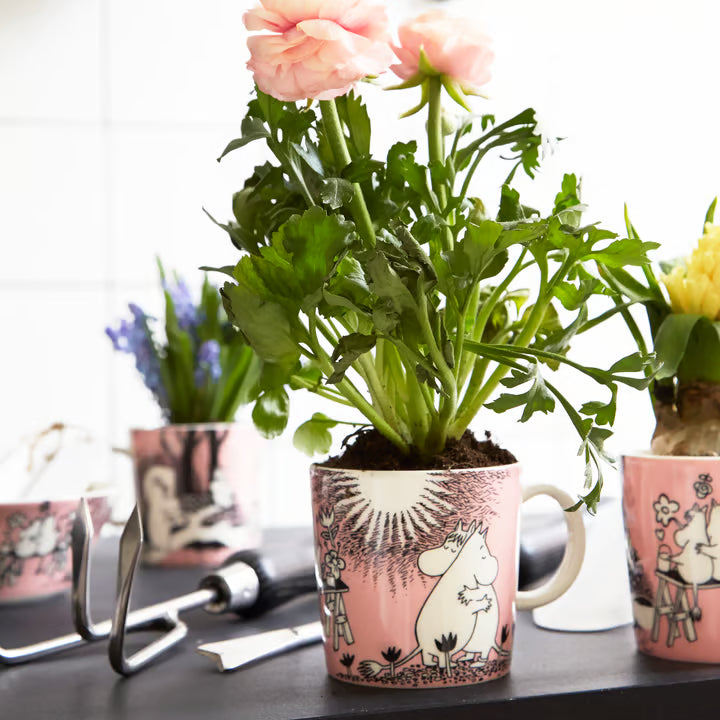 Liebe Tasse mit niedlichem Motiv