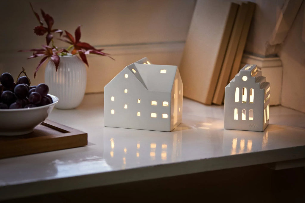 Urbaner Kerzenleuchter aus Keramik mit Fensterdesign